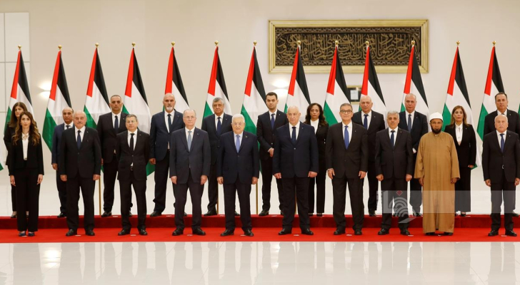 وزيران في الحكومة الفلسطينية في انتظار دخول رام الله