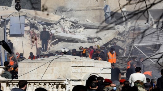 انفجار عبوة ناسفة بسيارة بمنطقة المزة في دمشق