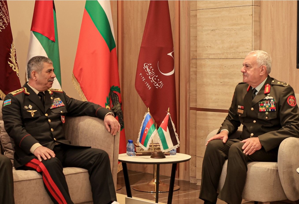 رئيس هيئة الأركان المشتركة يستقبل وزير الدفاع لجمهورية أذربيجان