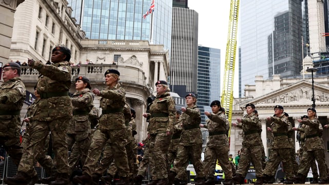 التايمز: بريطانيا تخلت عن كونها قوة عسكرية من الدرجة الأولى