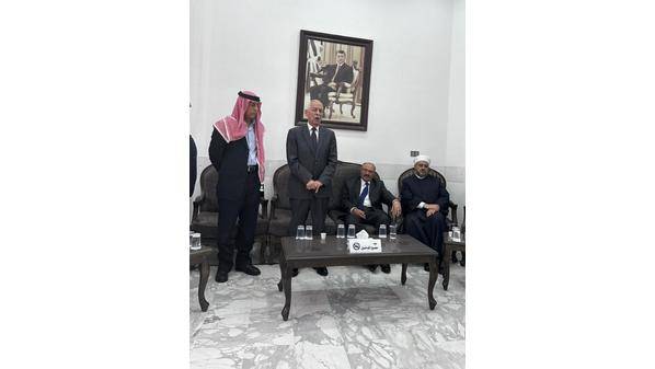 مندوبا عن الملك وولي العهد..العيسوي يعزي عشيرتي  الرقاد والمساعيد