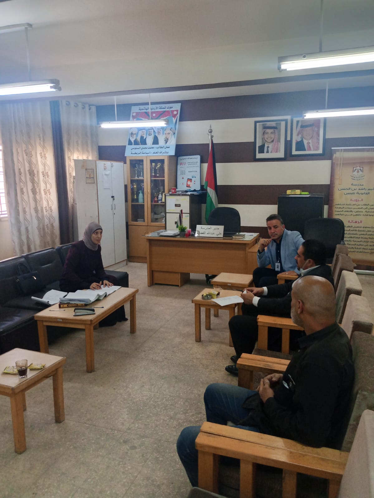 مدير الشؤون الإدارية والمالية ايمان عبد الجواد في زيارة تفقدية  لمدارس قصبة عمان