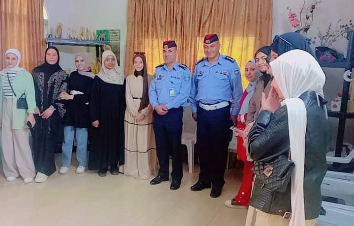 نشاط حول قانون السير الأردني الجديد بمركز شابات الطيبة