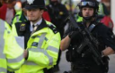 بريطانيا: القبض على شخص هاجم بسيف عناصر شرطة ومدنيين