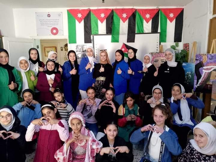 ورشة عمل حول الآثار الجانبية لتناول مشروبات الطاقة في مركز شابات صخرة