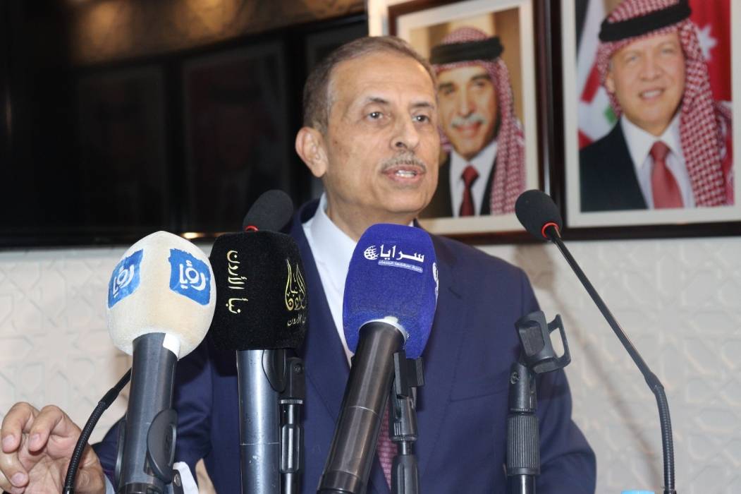 الدكتور الحموري يكرّم 40 طبيباً وممرضاً ضمن الفريق العائد من غزة