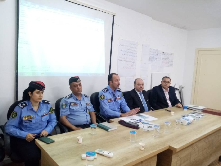 محاضرة توعوية حول قانون السير المعدل بتربية لواءي الطيبة والوسطية