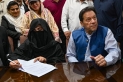 نقل زوجة عمران خان من الإقامة الجبرية إلى السجن