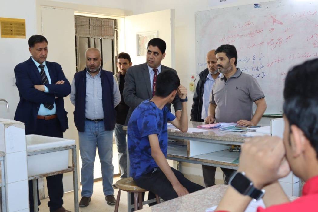 الشرفات يتفقد مدرستي الخالدية الثانوية للبنين وسلمان الفارسي الاساسية للبنين