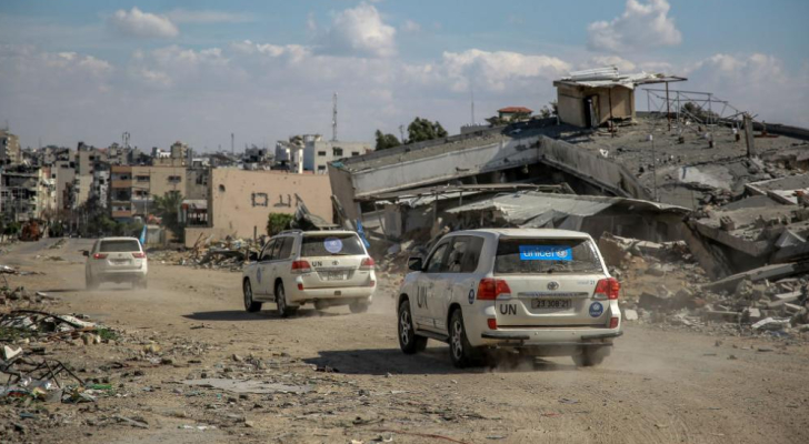 الإعلامي الحكومي بغزة: الاحتلال يقتل موظفاً أجنبياً باستهداف مركبة للأمم المتحدة