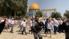عشرات المستوطنين يقتحمون المسجد الأقصى بحماية من الشرطة الإسرائيلية