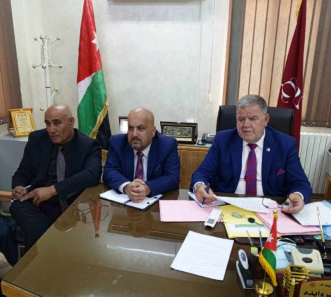 الروابدة يجتمع بمديري ومديرات المدارس المعتمدة كمراكز لامتحانات الثانوية العامة