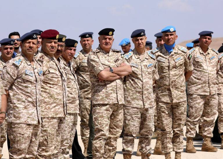 رئيس الأركان يودع وحدة الطائرات العامودية الأردنية الكونغو1_ صور