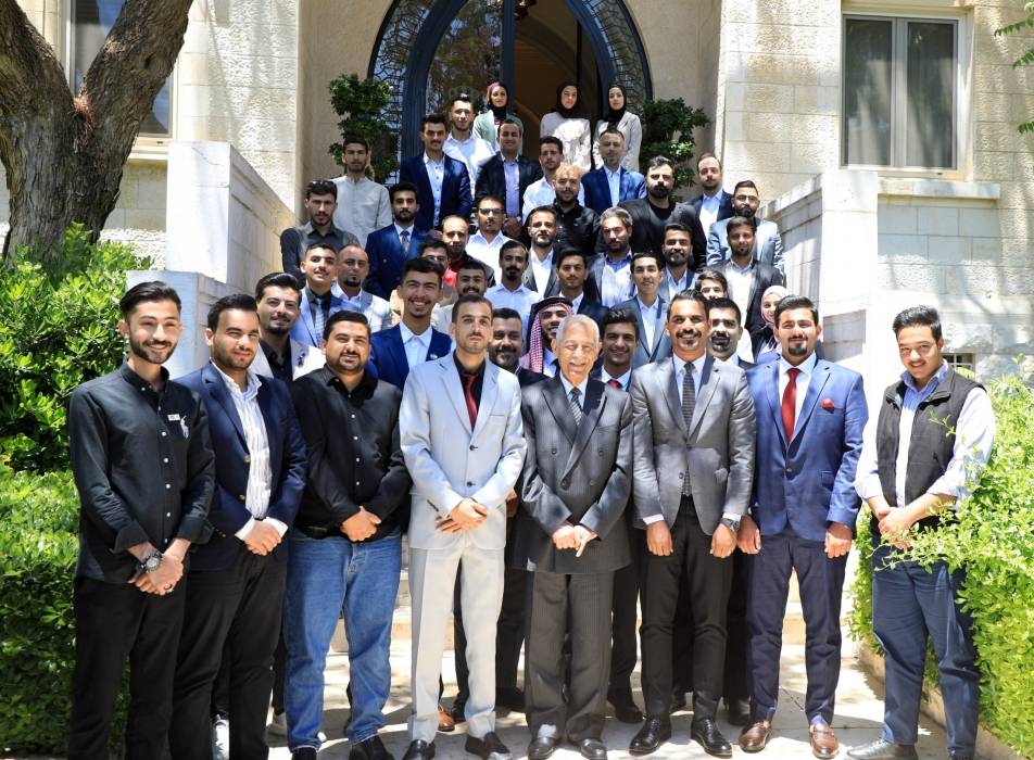 رئيس الديوان الملكي يلتقي وفدين شبابين وأكاديمي..صور