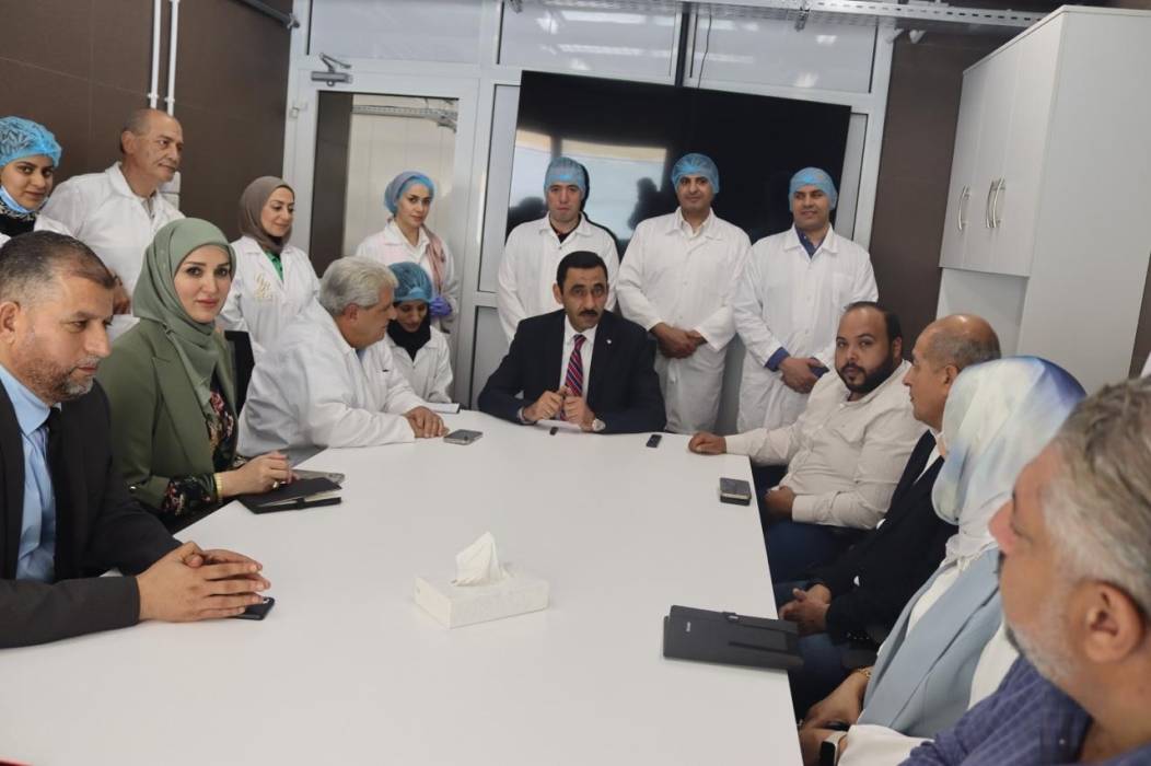مهيدات ينفذ جولة ميدانية في أحد المصانع الغذائية في محافظة مادبا