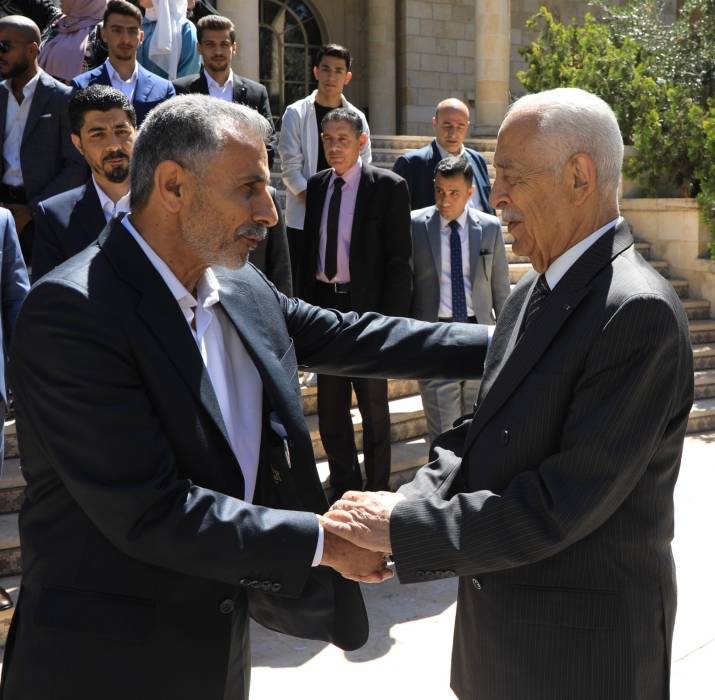 رئيس الديوان الملكي يلتقي وفد من كلية حطين الجامعية ووفد من شباب وشابات ...صور