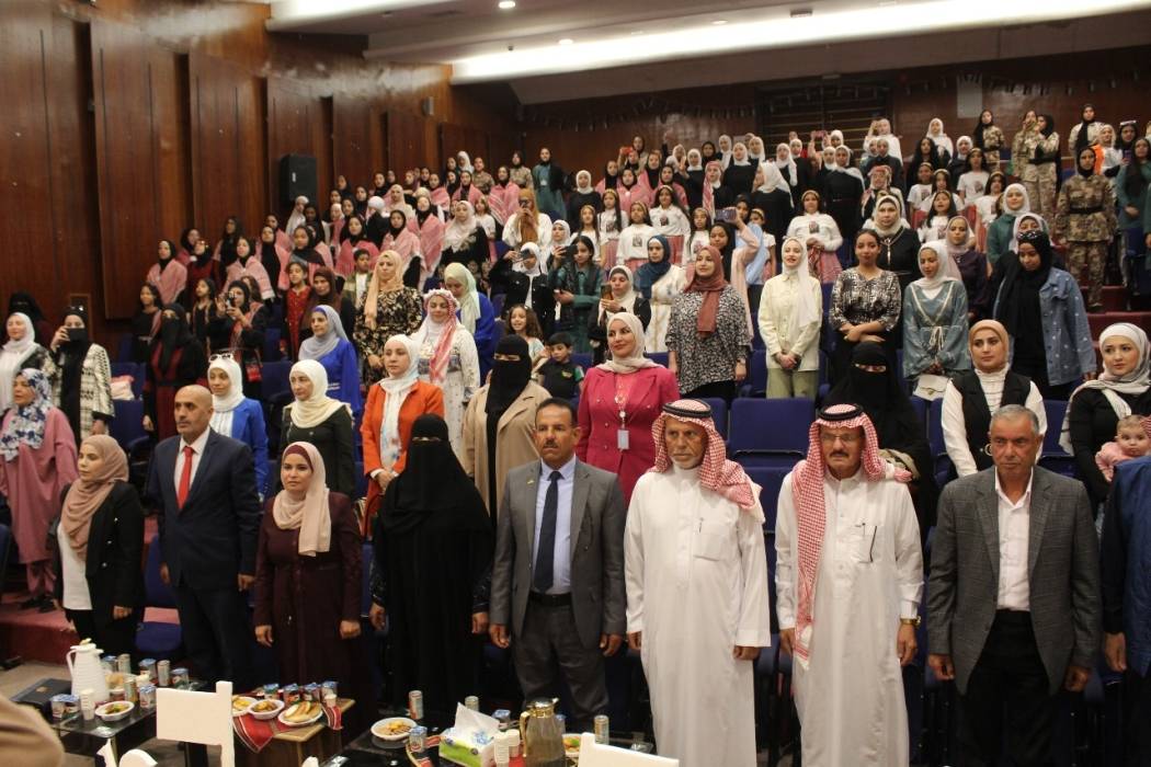 العبيدات يرعى احتفال مدرسة ضاحية الأميرة إيمان الثانوية المختلطة بمناسبة الاستقلال...صور 