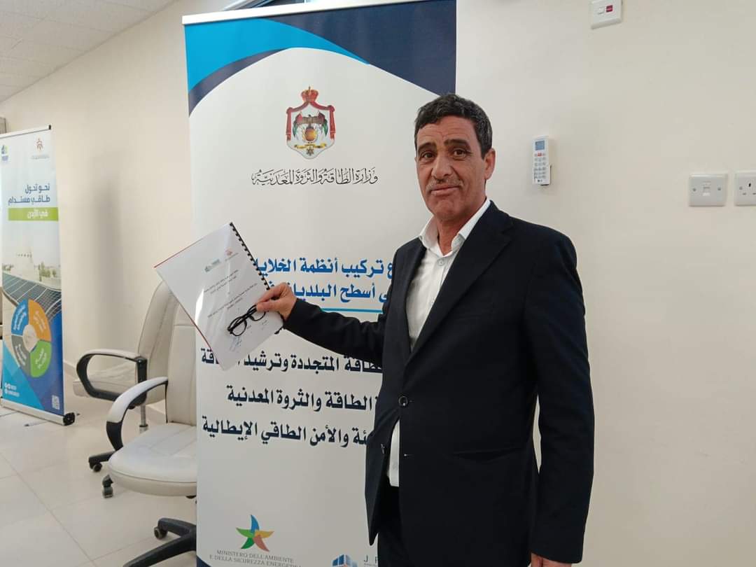 السردية :توقيع اتفاقية لتركيب أنظمة شمسية لمبنى بلدية صبحا والدفيانة ..صور