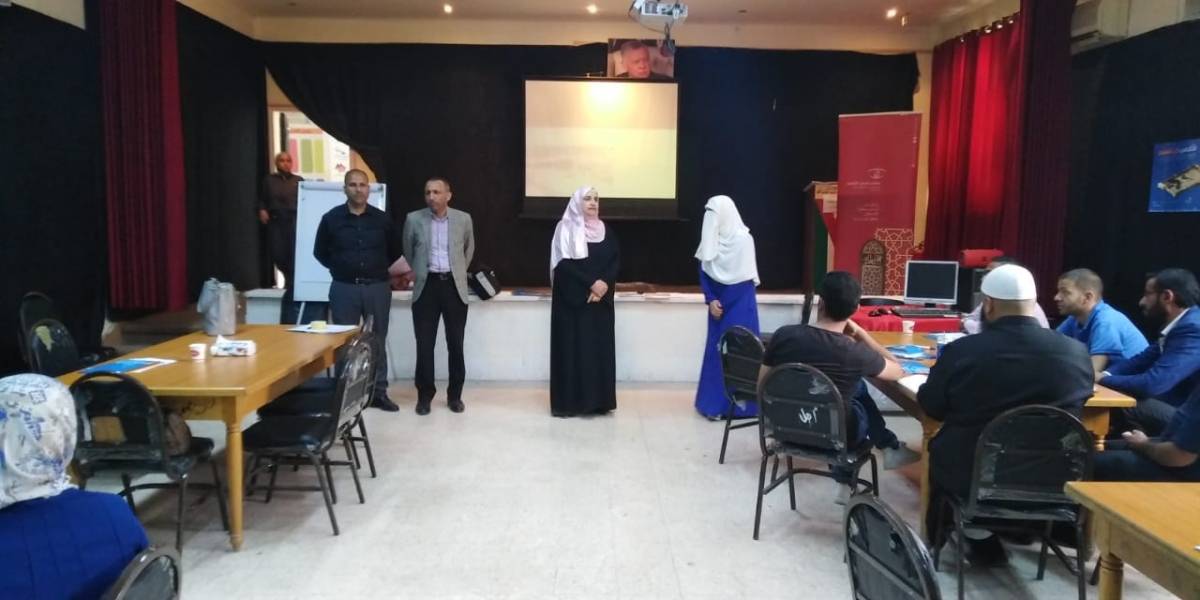 المومني تتابع برنامج الأقصى كل السور في تربية الزرقاء الثانية.