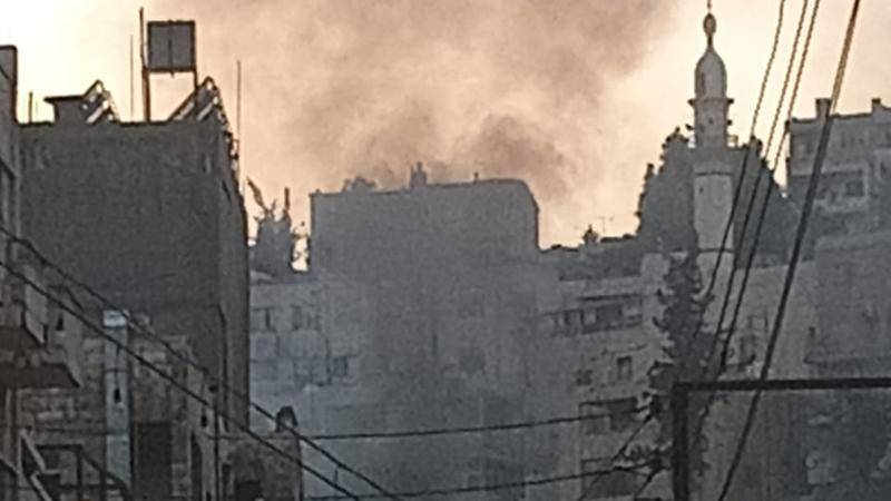 الدفاع المدني يسيطر على حريق في أحد المستودعات بوسط البلد