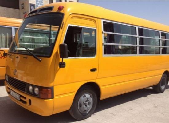 توضيح من النقل البري حول وفاة طفل سقط من حافلة صغيرة