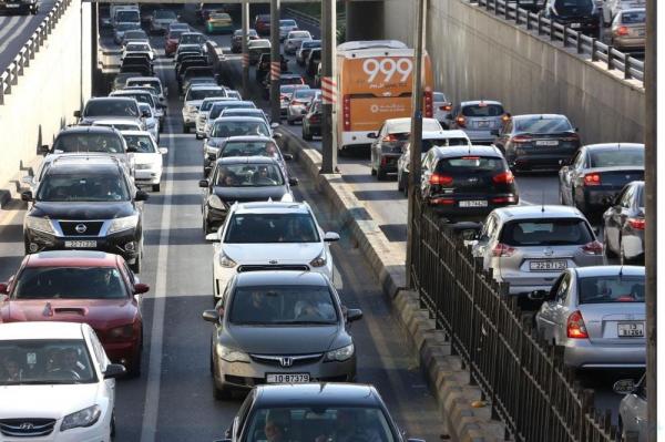 تدهور مركبة على جسر الجامعة صباح الاثنين .. واصابات بطرق خارجية