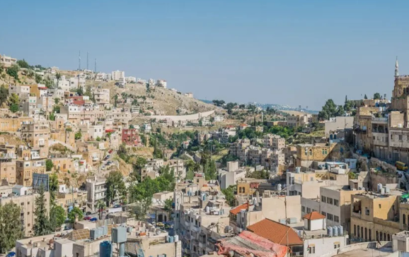 اجتماع لبحث الواقع الاقتصادي والاستثماري في محافظة البلقاء