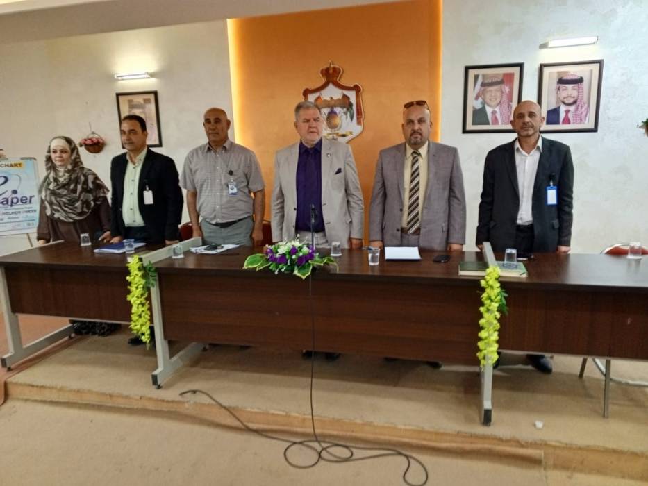 الروابدة يجتمع بمديري ومديرات المدارس الثانوية في تربية بني كنانة ...صور