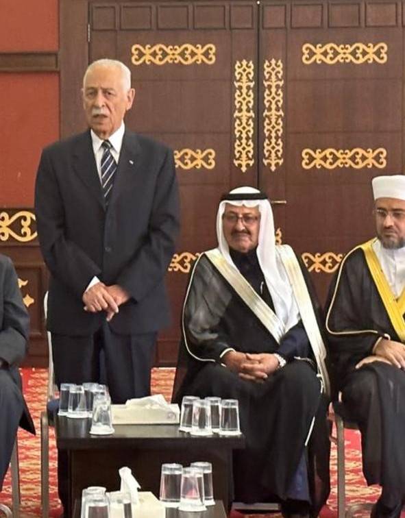 مندوبا عن الملك وولي العهد.. العيسوي يعزي عشيرة السرور....صور