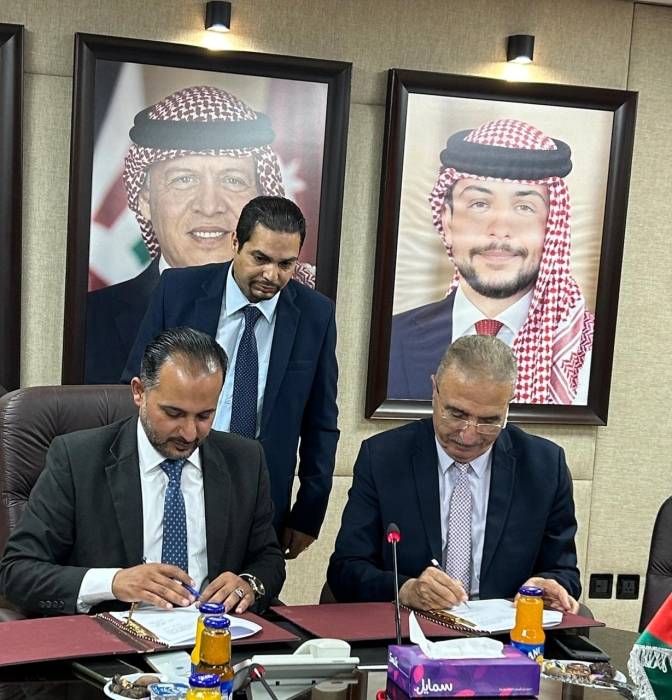 سلطة وادي الأردن وجمعية التمور الأردنية توقعان مذكرة تفاهم لتحسين إدارة المياه في قطاع النخيل