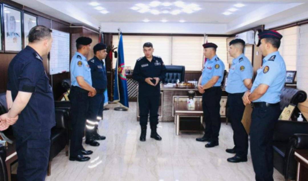 العميد  الشرايده يكرم عدداً من نشامى قيادة الإقليم..صور