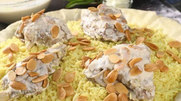 في لفته تعبر عن النخوة والاصالة...اردني يقدم وليمة زفاف ابنه لاهل غزة