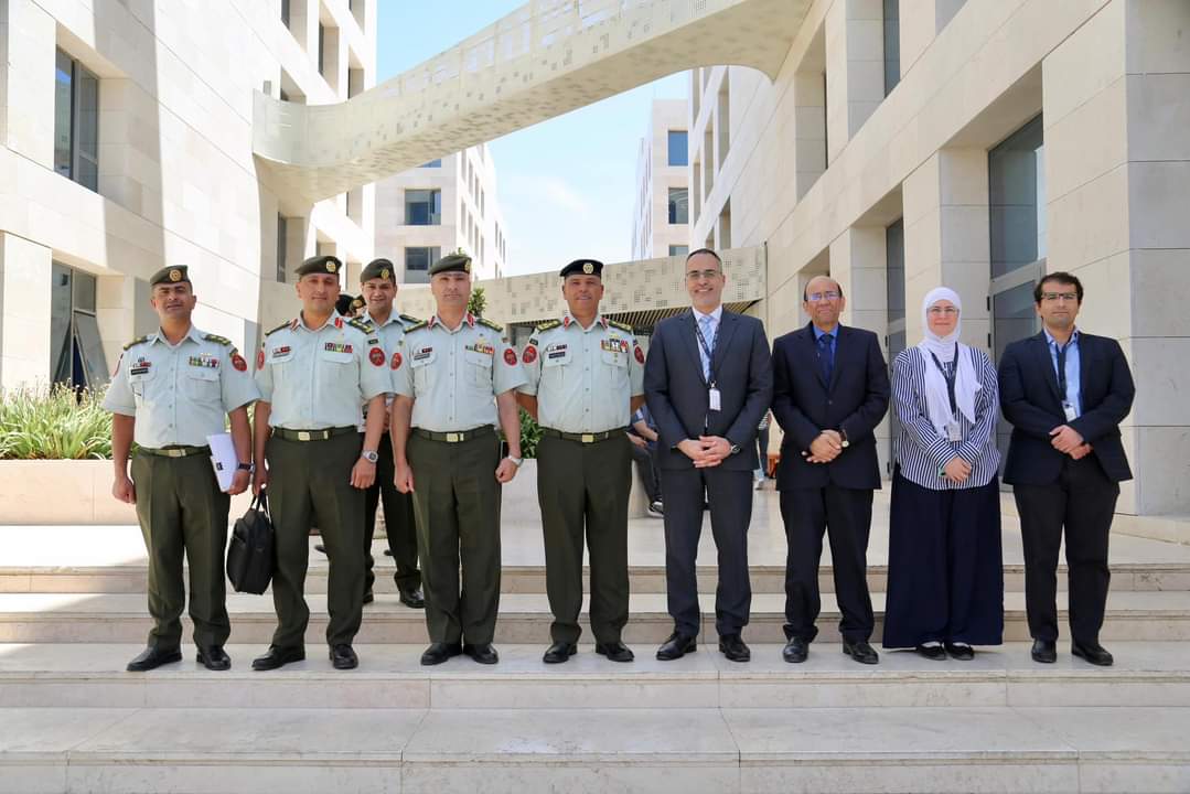 مساعد رئيس هيئة الأركان المشتركة للإدارة والقوى البشرية يزور جامعة الحسين التقنية...صور