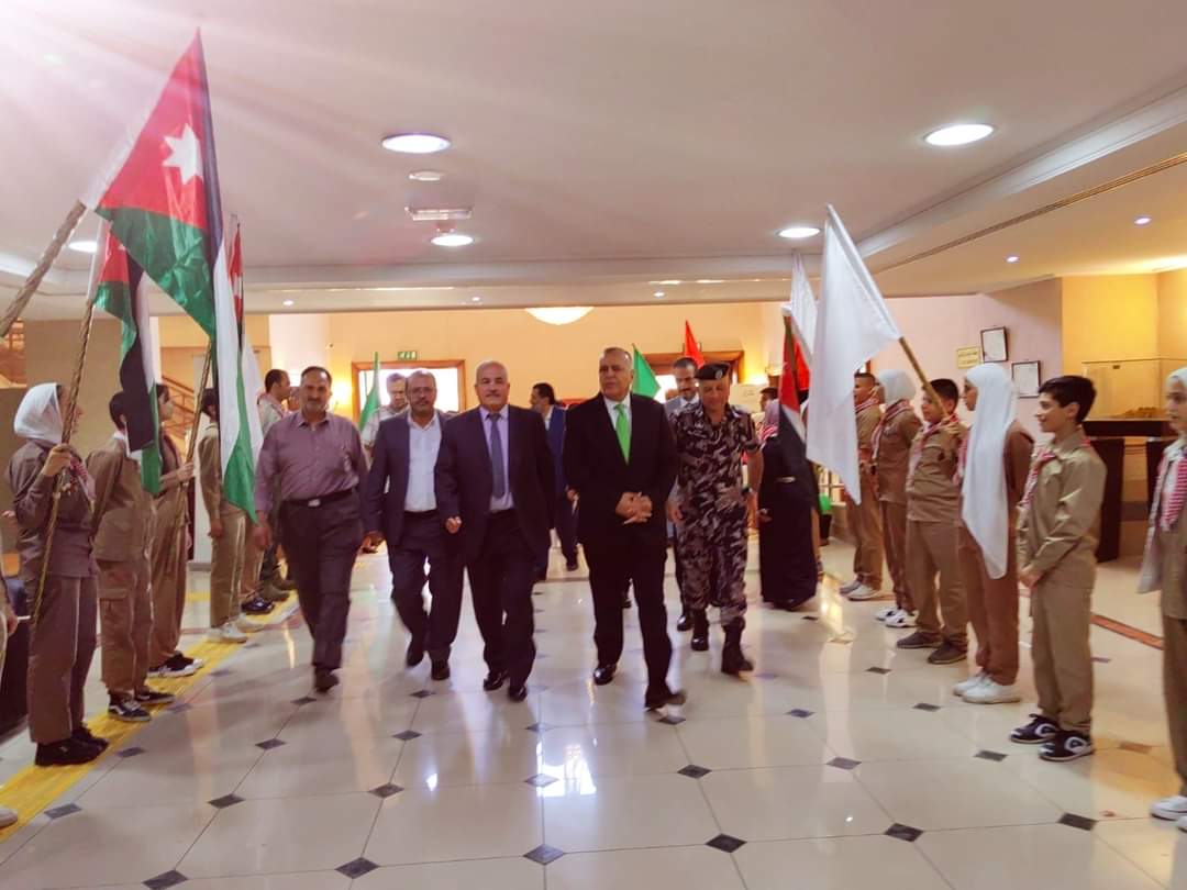 الجبور  يرعى احتفال تربية الزرقاء الأولى بمناسبة الاستقلال..صور