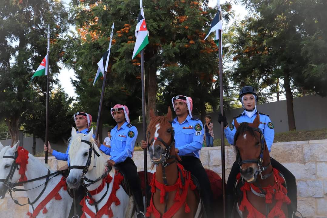 موسيقات الأمن العام وفرسانها ومواطنون يرسمون اجمل اللوحات بمناسبة الاستقلال...صور