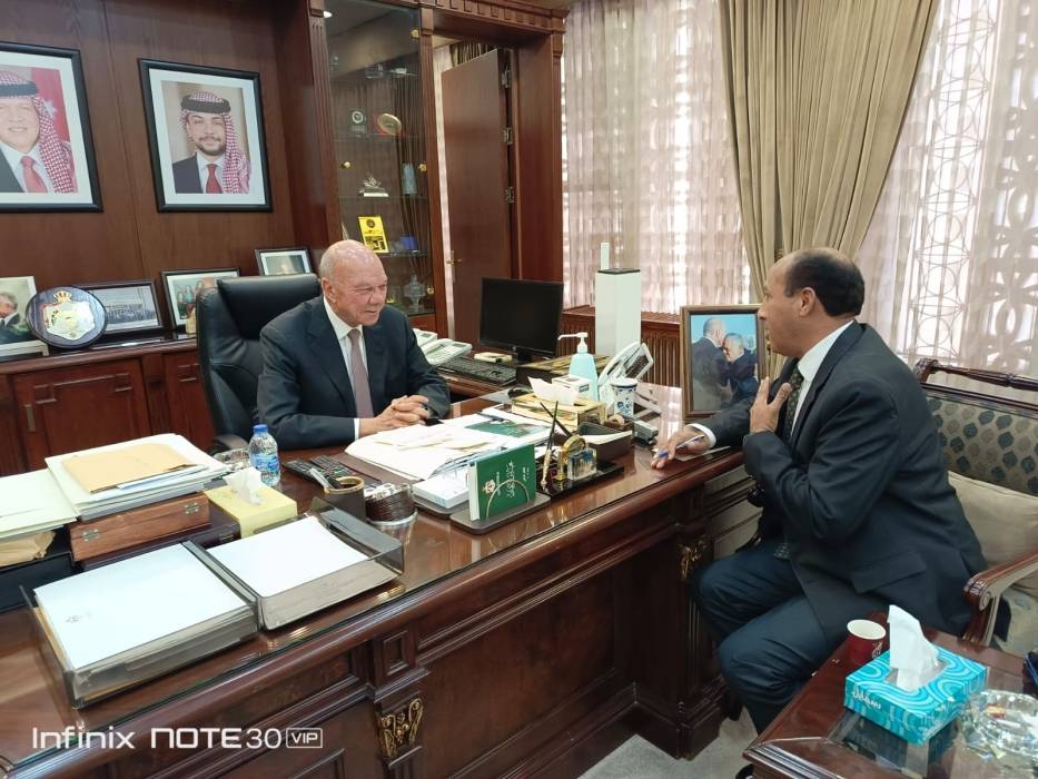 الفايز أثناء لقاء حواريًا مع نيروز : الملك ومنهج الإصلاح المستمر جعل من الاستقلال عنوانًا للفخر والبناء والإنجاز