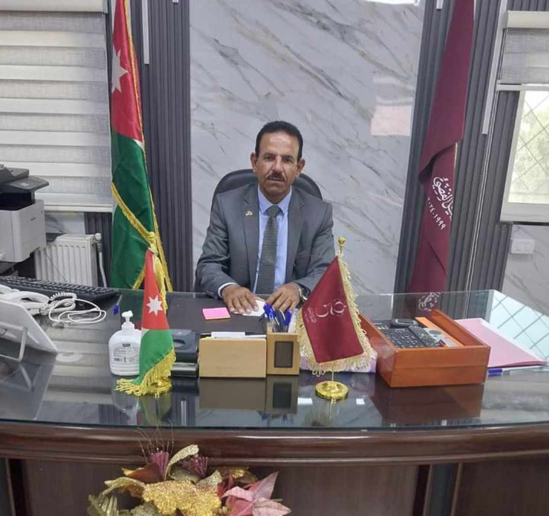 العبيدات والأسرة التربوية في تربية وتعليم لواء الموقر يهنؤون جلالة الملك حفظه الله بعيد الاستقلال