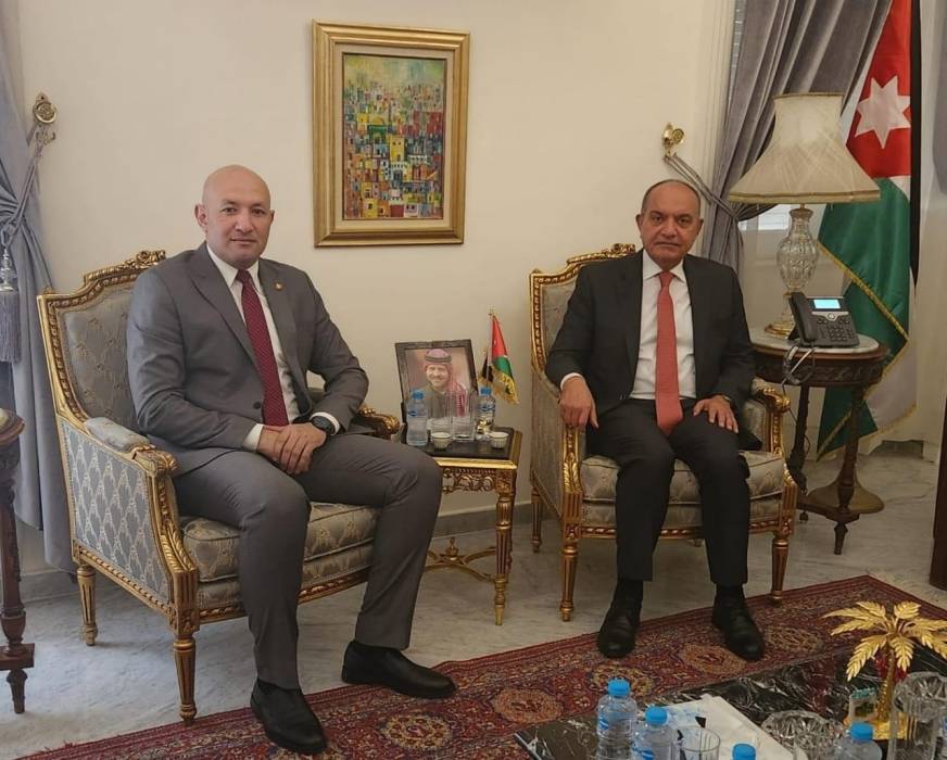 العضايلة يستقبل موفد الرئيس السيسي للتهاني بعيد الاستقلال