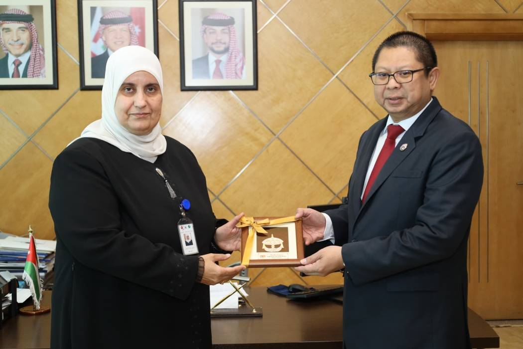 الزهير تستقبل السّفير الماليزيّ في مؤسسة المواصفات والمقاييس