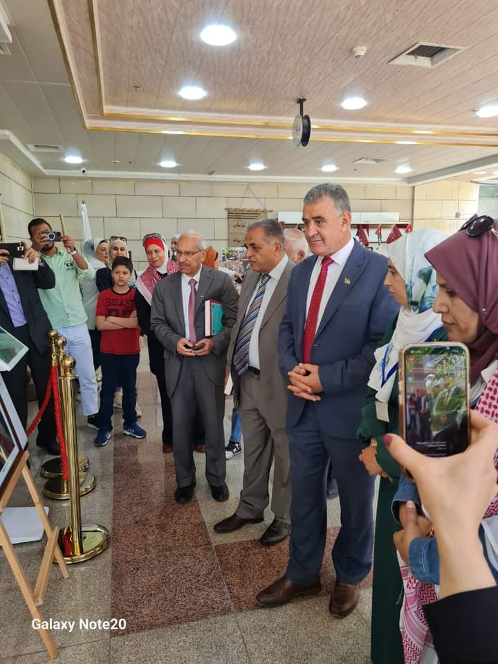 المكتبة الوطنية تحتفي بثلاثية الفخر والإعتزار