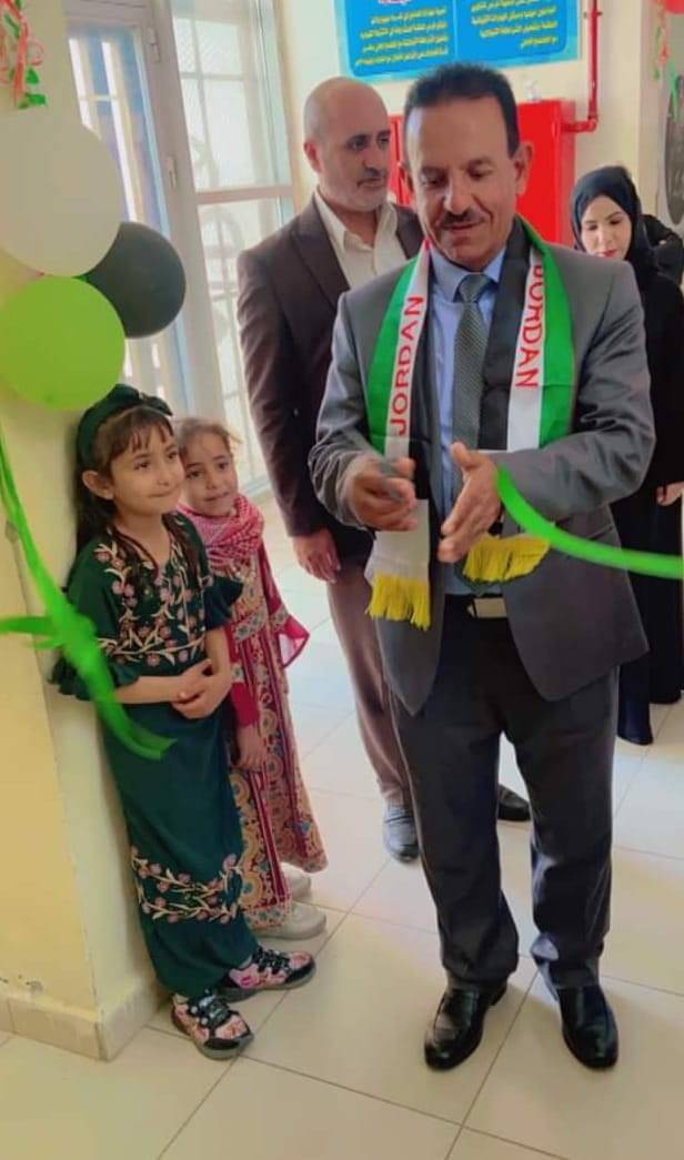 العبيدات يرعى فعاليات الاحتفالات بتخريج أجيال السلام ومعرض الوسائل التعليمية (لمدرستي أنتمي)