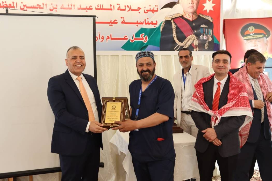 محافظ الزرقاء  الجبور يرعى حملة تبرع بالدم لأفراد ومرتبات الأمن العام والقوات المسلحة الأردنية ...صور