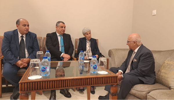 بحث تبادل الخبرات والتجارب الانتخابية بين الأردن وتونس