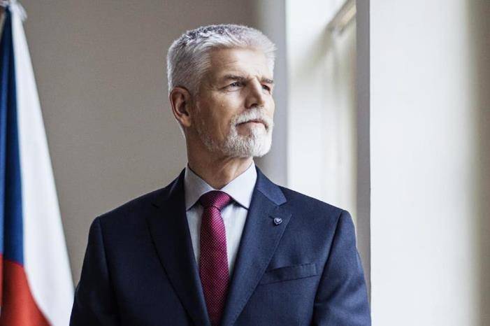 الرئيس التشيكي يصل إلى عمان