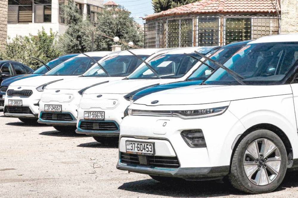 خبير: «التعليمات الجديدة» لن ترفع أسعار سيارات الكهرباء