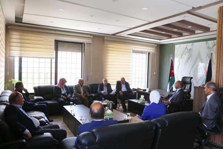 أبو السمن يتفقد واقع الطرق في قضاء العارضة وطريقي معدي وديرعلا