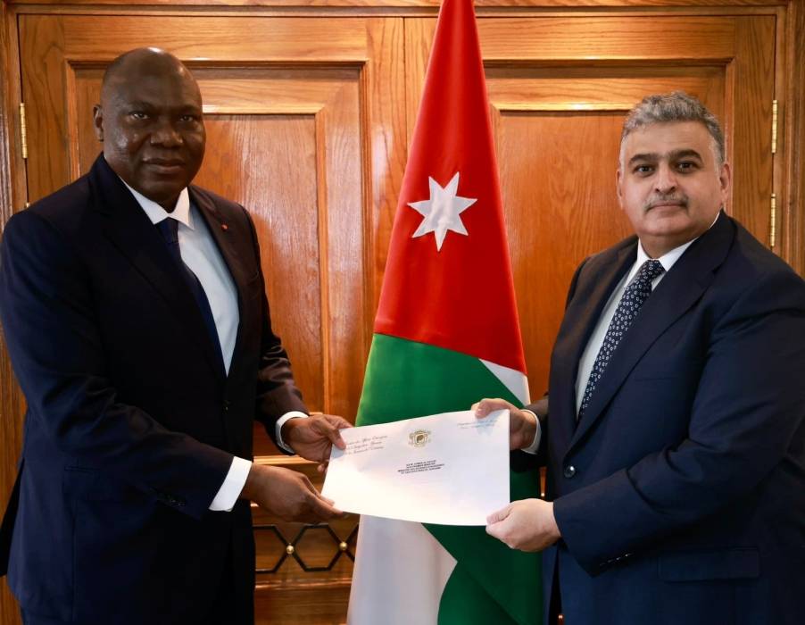 الخارجية تتسلم نسخة من أوراق اعتماد سفير ساحل العاج