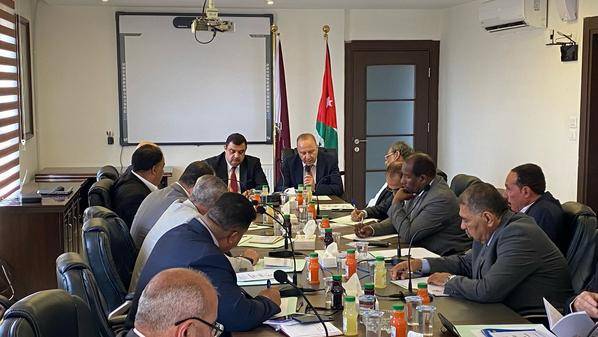 وزير الشؤون السياسية والبرلمانية يلتقي رؤساء لجان خدمات المخيمات