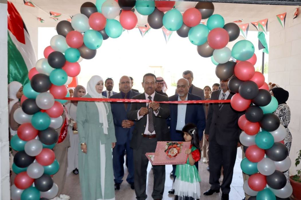 العبيدات يفتتح مدرسة الذهيبة الشرقية الثانوية المختلطة....صور