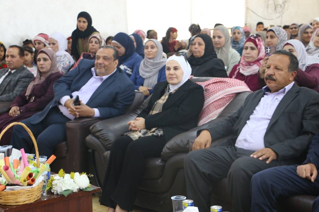 فاعليات رسمية وشعبية تواصل احتفالاتها بعيد الاستقلال واليوبيل الفضي